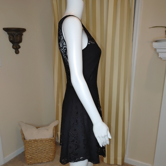 BB DAKOTA CYRUS LACE DRESS 4 - Picture 8 of 11